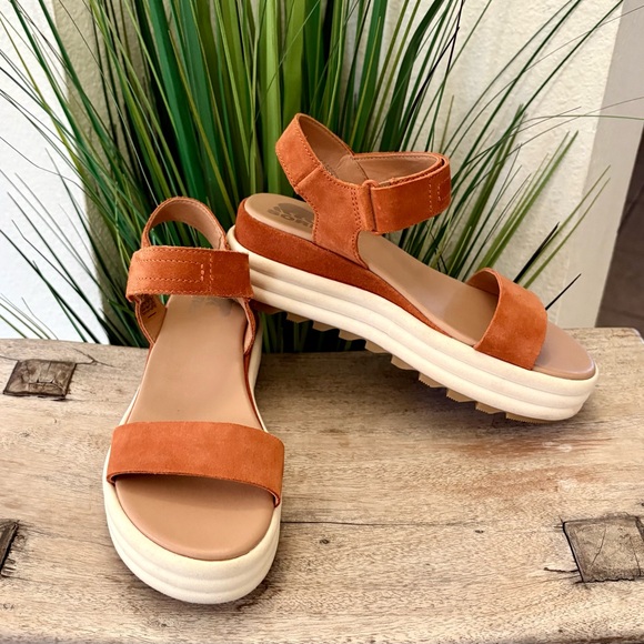 Sorel Cameron Suede Sandals - Picture 4 of 9